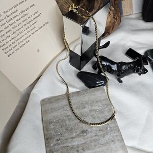 Gold 18" Scalloped Herringbone Chain